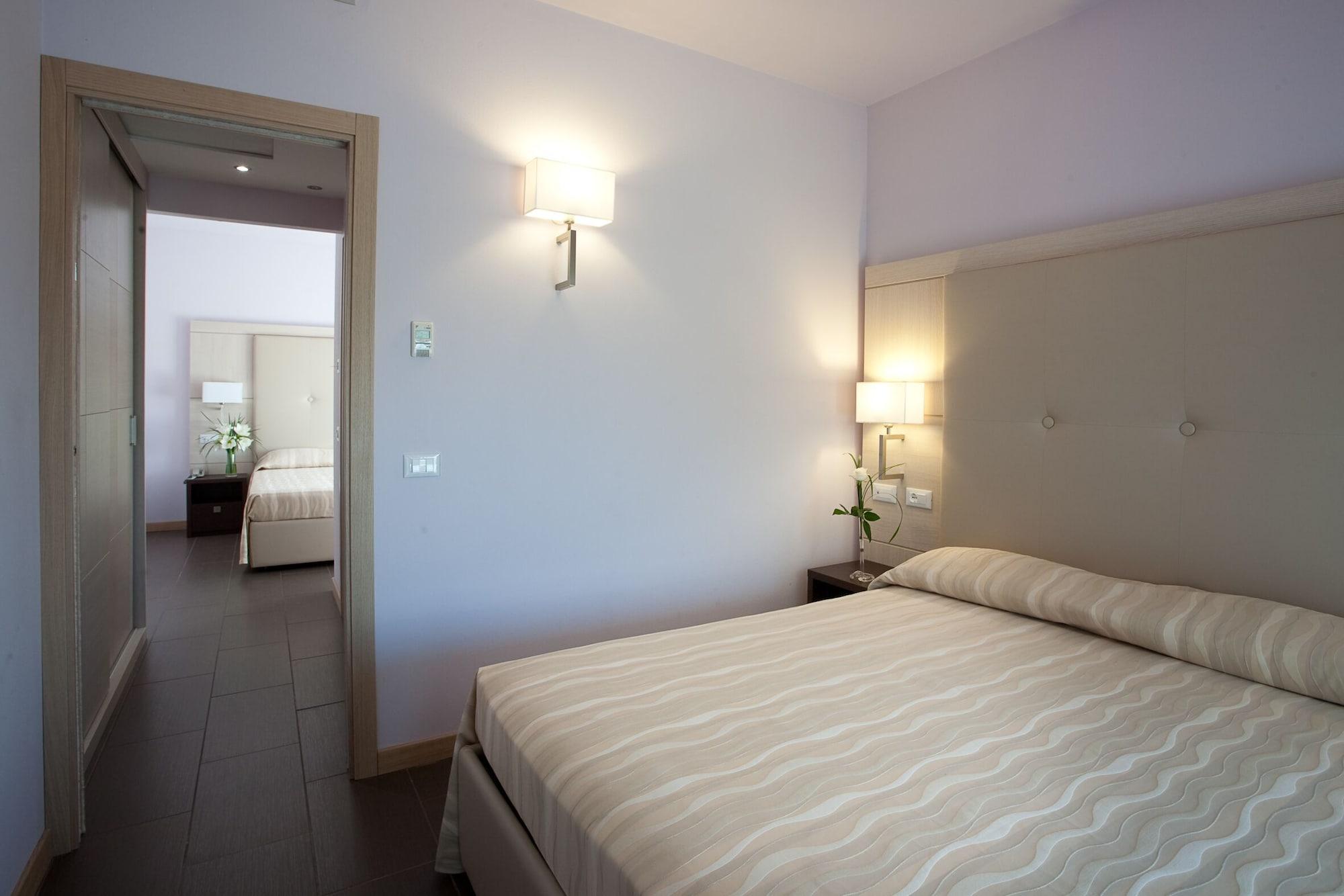 Hotel Porto Azzurro シルミオーネ エクステリア 写真