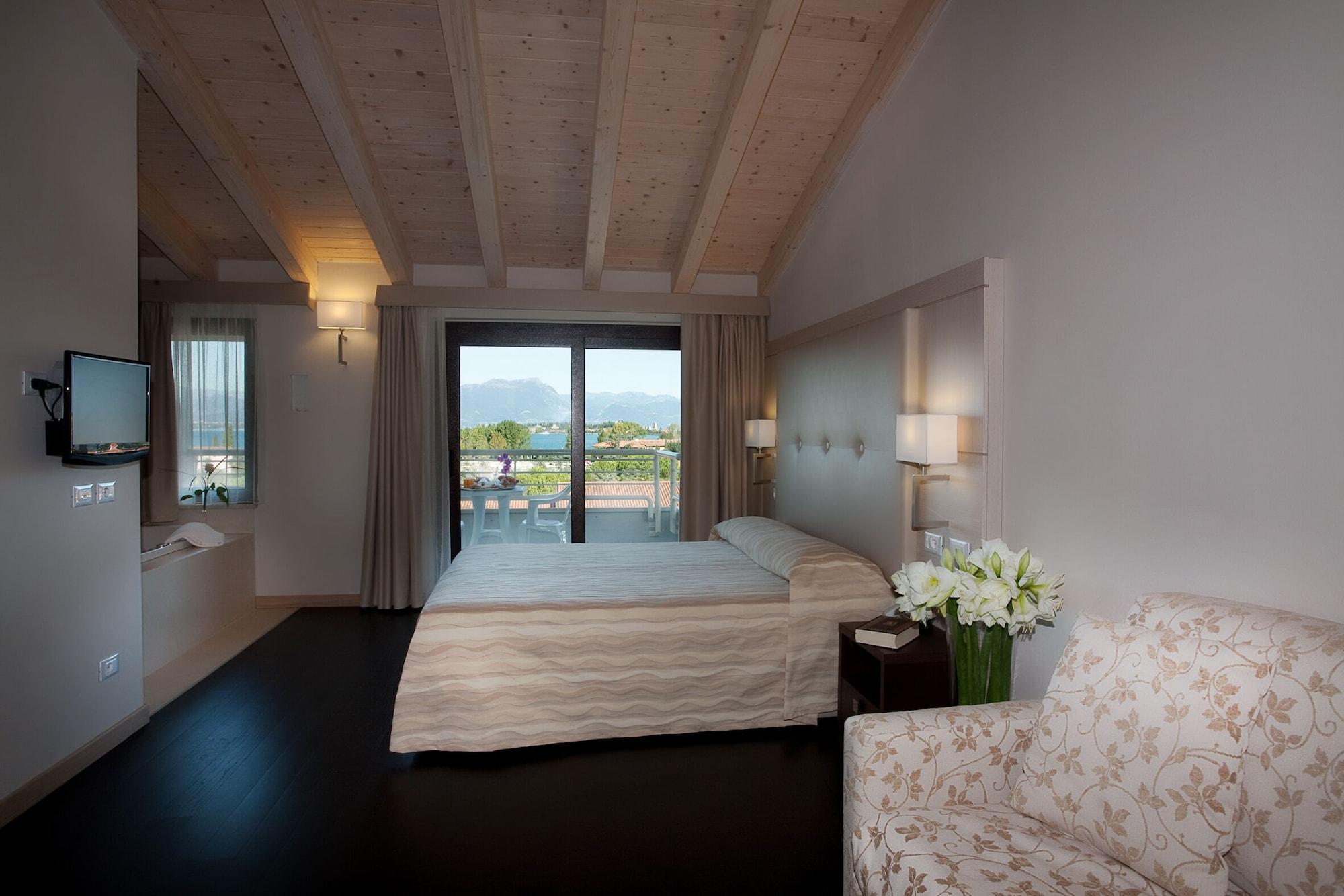 Hotel Porto Azzurro シルミオーネ エクステリア 写真