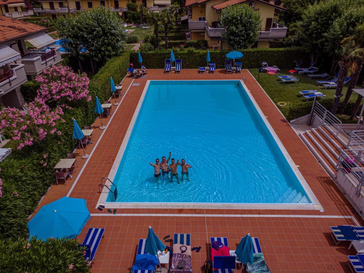 Hotel Porto Azzurro シルミオーネ エクステリア 写真