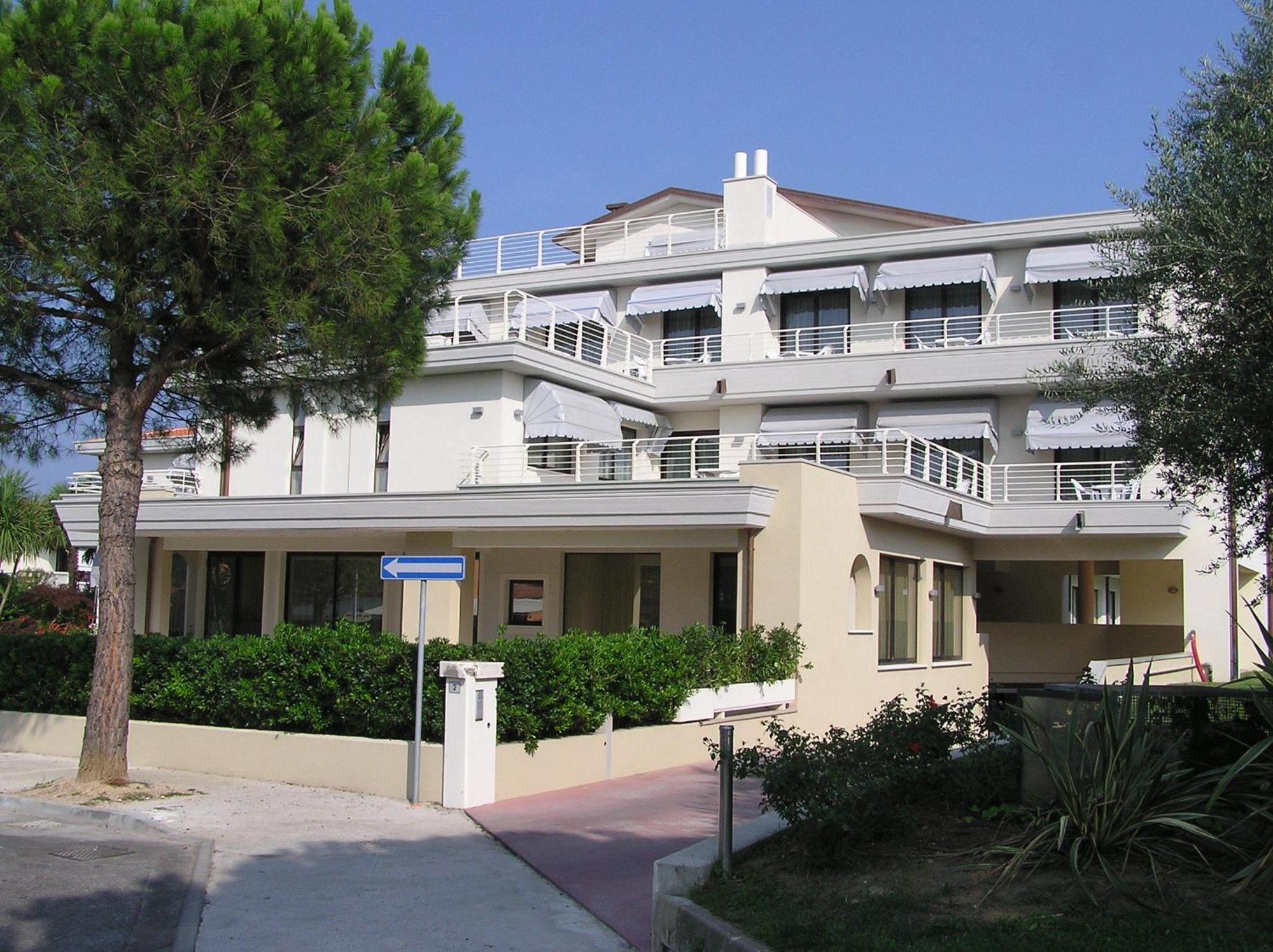 Hotel Porto Azzurro シルミオーネ エクステリア 写真