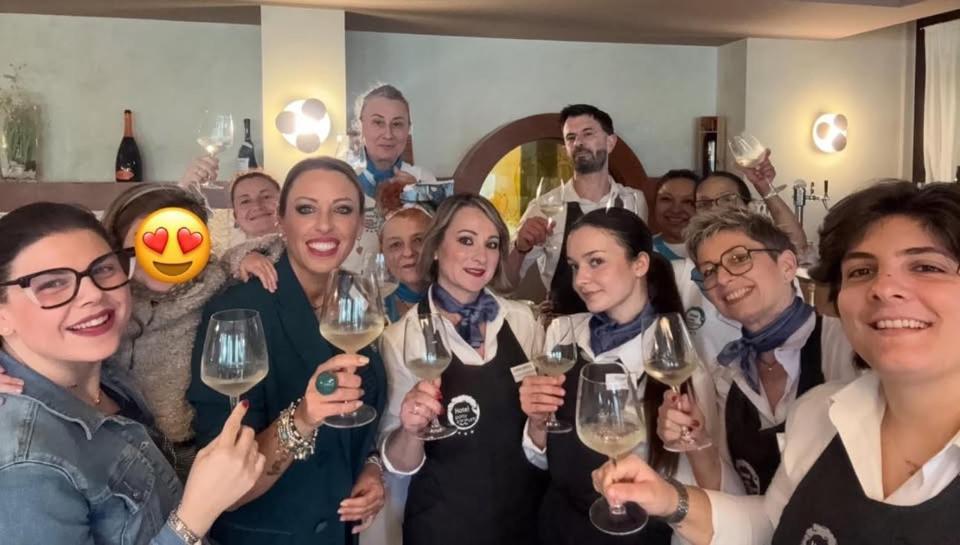 Hotel Porto Azzurro シルミオーネ エクステリア 写真